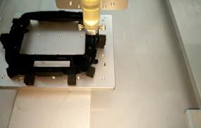 尼龍膠、ABS粘貼TPU手機(jī)導(dǎo)航外殼塑膠件-香芋機(jī)電