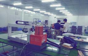 空氣過濾網(wǎng)點(diǎn)膠_香芋機(jī)電