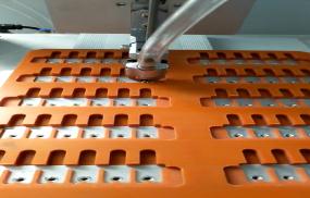 吹氣式自動(dòng)螺絲機(jī)-香芋機(jī)電